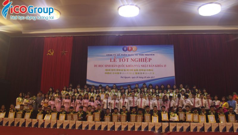 Đoàn DHS ICO Thái Nguyên trong buổi lễ tốt nghiệp