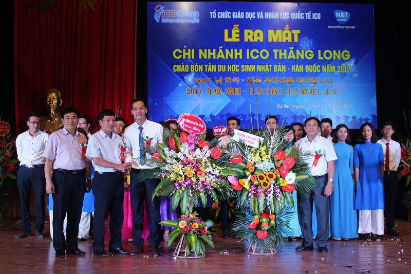 can-canh-le-ra-mat-hoanh-trang-ico-thang-long-10