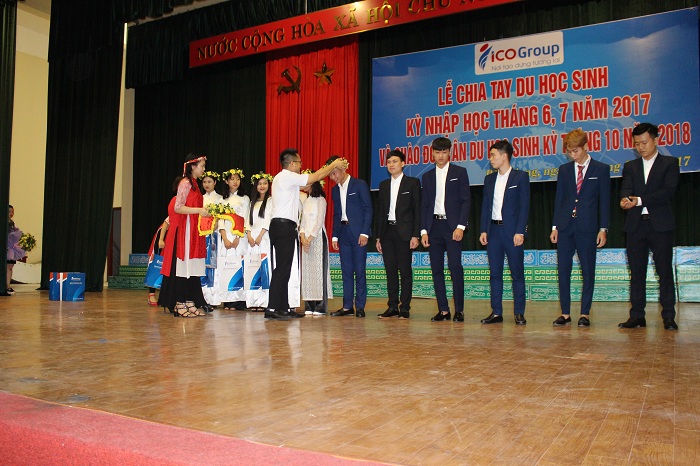 chiay-tay-du-hoc-sinh-nhap-hoc-ky-thang-6-thang-7-55