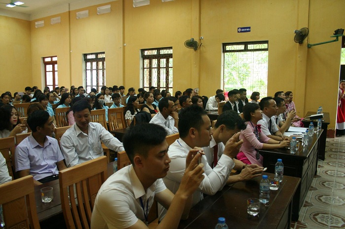 chiay-tay-du-hoc-sinh-nhap-hoc-ky-thang-6-thang-7-2