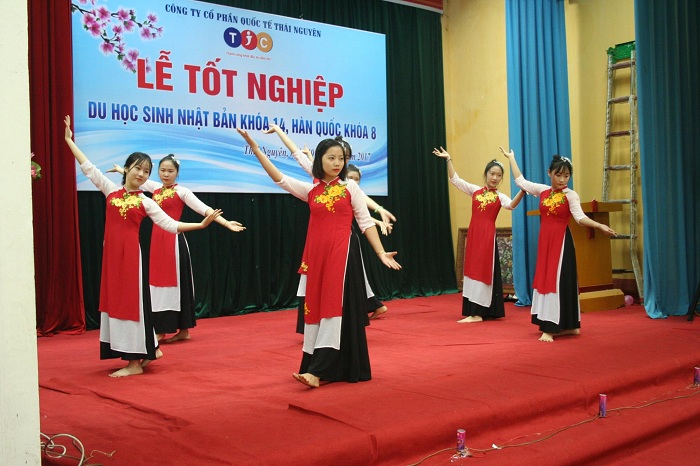 chiay-tay-du-hoc-sinh-nhap-hoc-ky-thang-6-thang-7-3