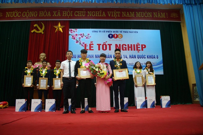 chiay-tay-du-hoc-sinh-nhap-hoc-ky-thang-6-thang-7-6