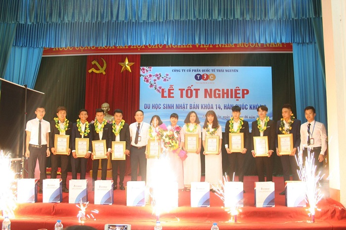 chiay-tay-du-hoc-sinh-nhap-hoc-ky-thang-6-thang-7-7