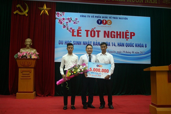 chiay-tay-du-hoc-sinh-nhap-hoc-ky-thang-6-thang-7-11