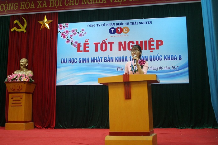 chiay-tay-du-hoc-sinh-nhap-hoc-ky-thang-6-thang-7-12