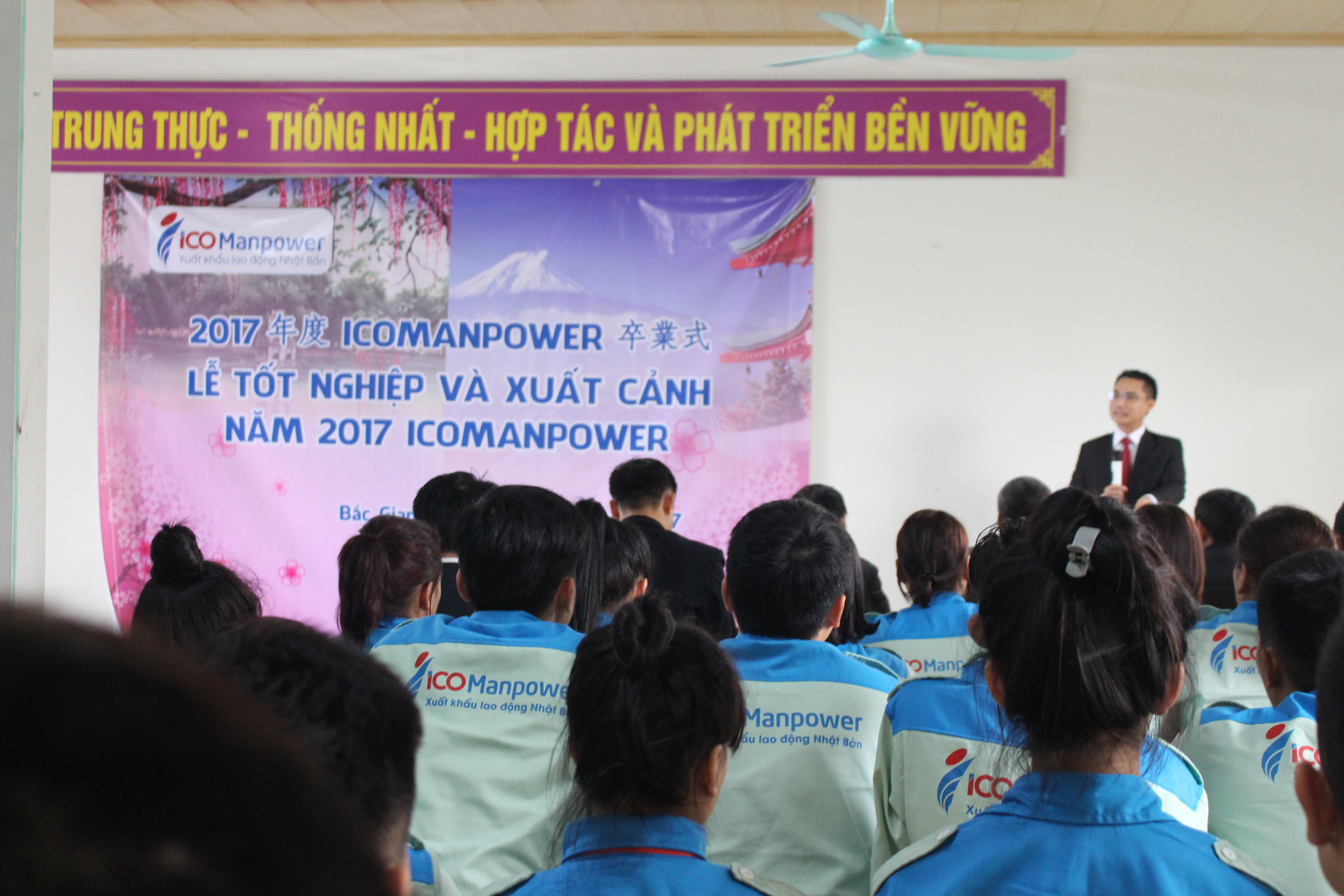 Toàn cảnh của buổi lễ ngày 13.3 vừa qua.