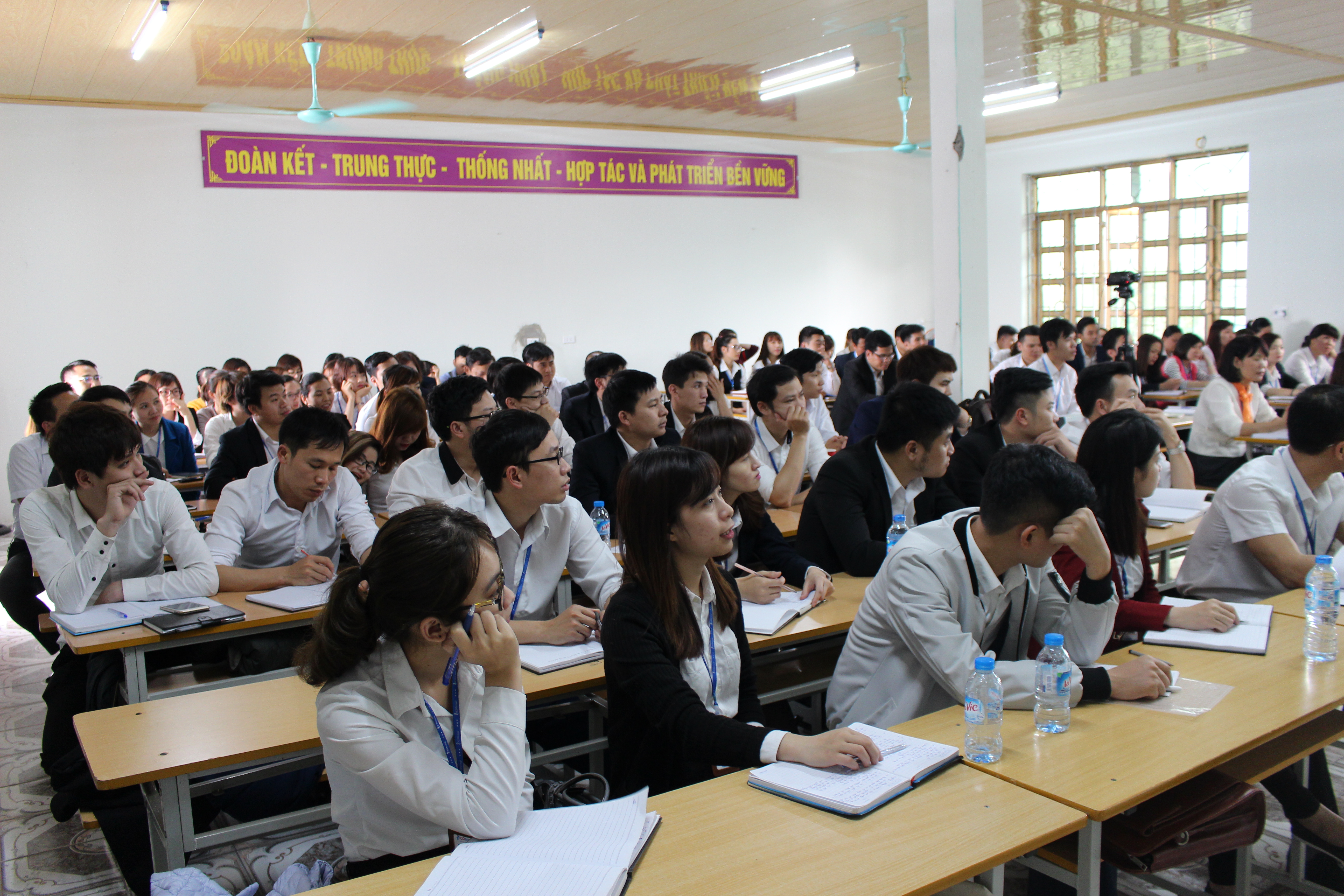 Cán bộ, nhân viên, giáo viên ICOGroup tại Bắc Giang.